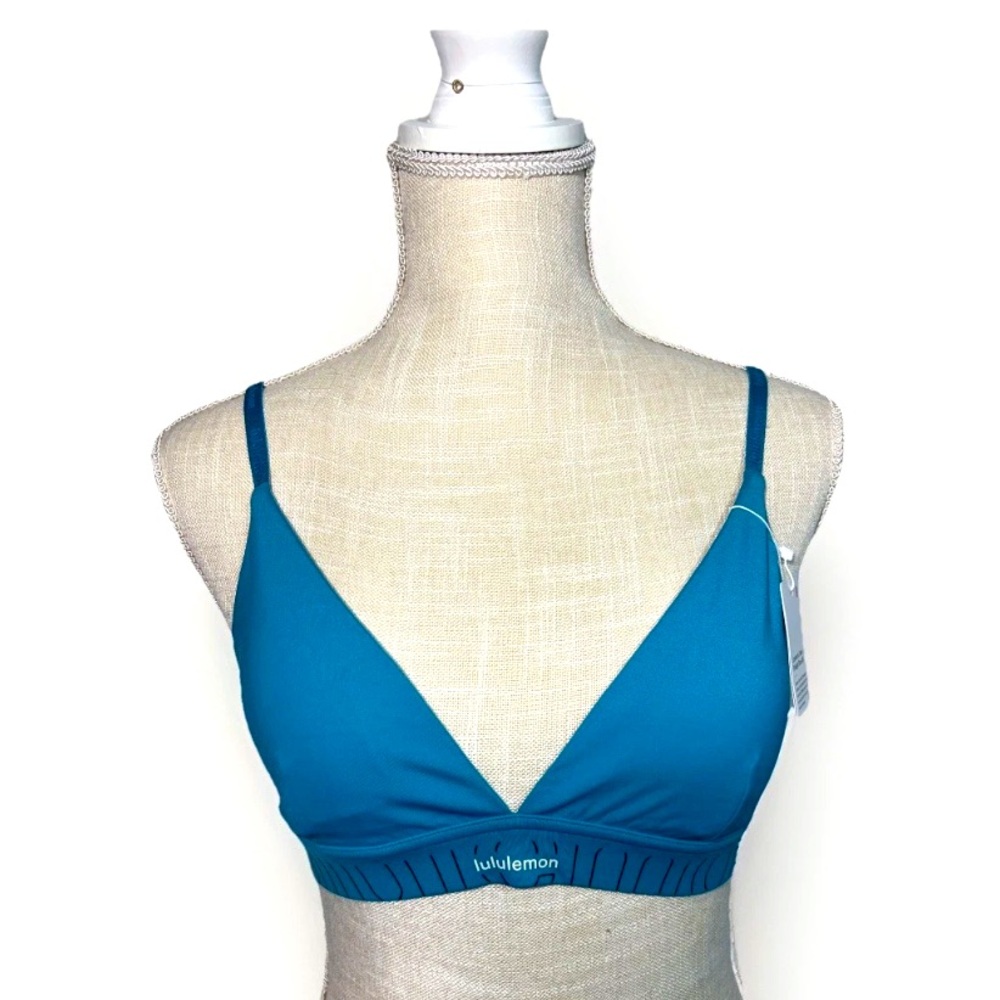 Lululemon License to Train Triangle Bra Light Support A/B Cup Logo Size 8 MRLN